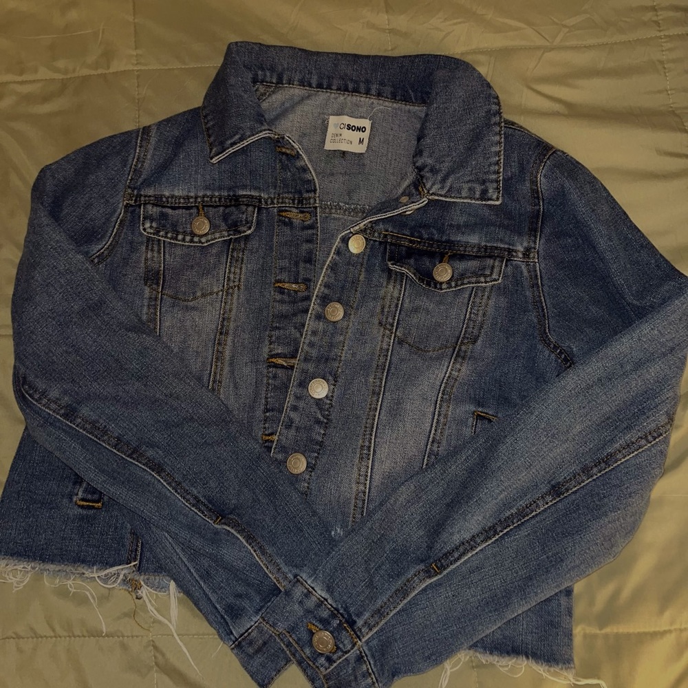 Cute Cropped Denim Piece👖💙 Never Worn!